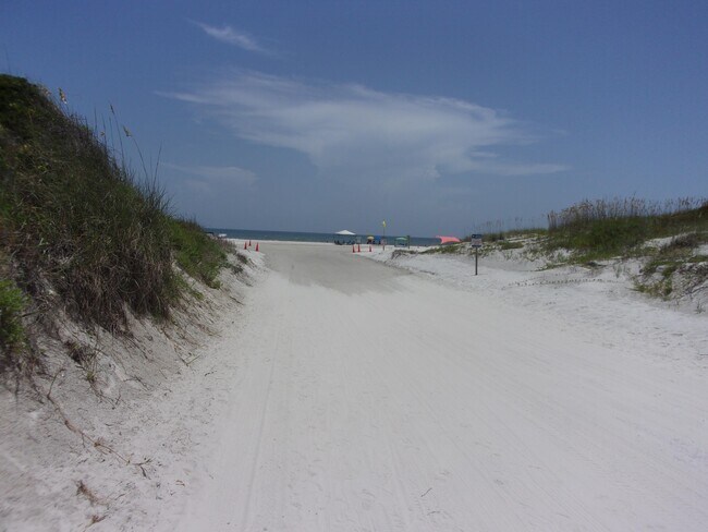 Building Photo - 5650-5A1A A1A S