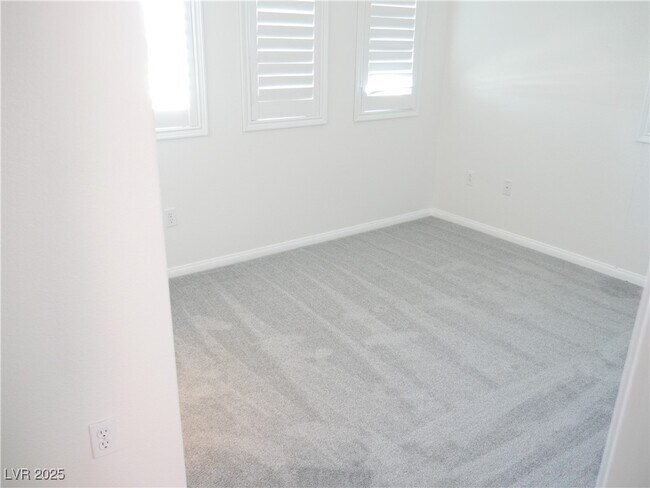 Building Photo - 6051 W Dewey Dr