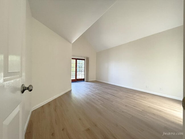 Building Photo - 606 Bridgeport Ln