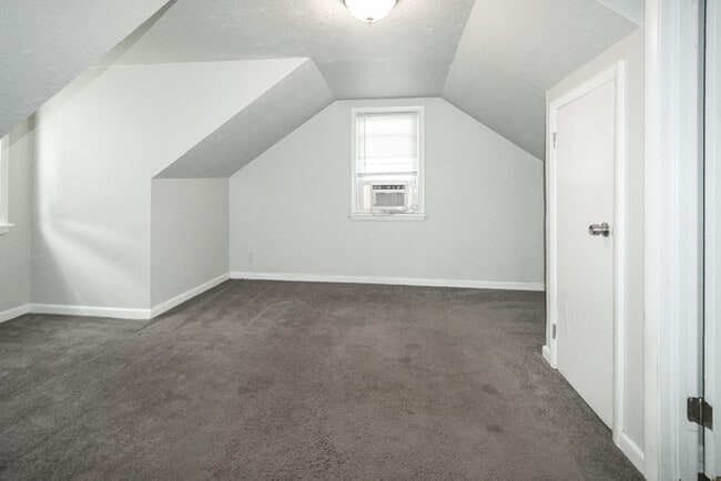 Building Photo - 3504 Trant Ave
