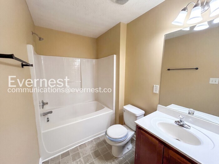 Building Photo - 1403 Little Creek Dr