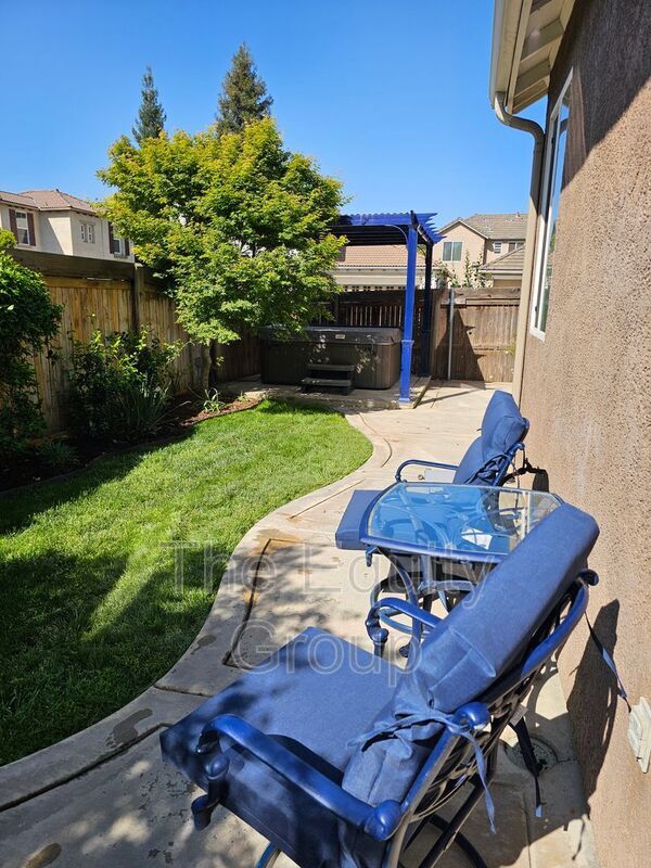 Building Photo - 5115 W Pianosa Ave