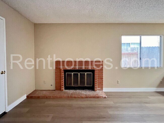 Building Photo - 10594 Dabney Dr