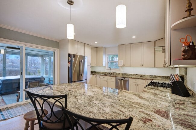 Building Photo - Newly renovated home in Central Boulder wi...