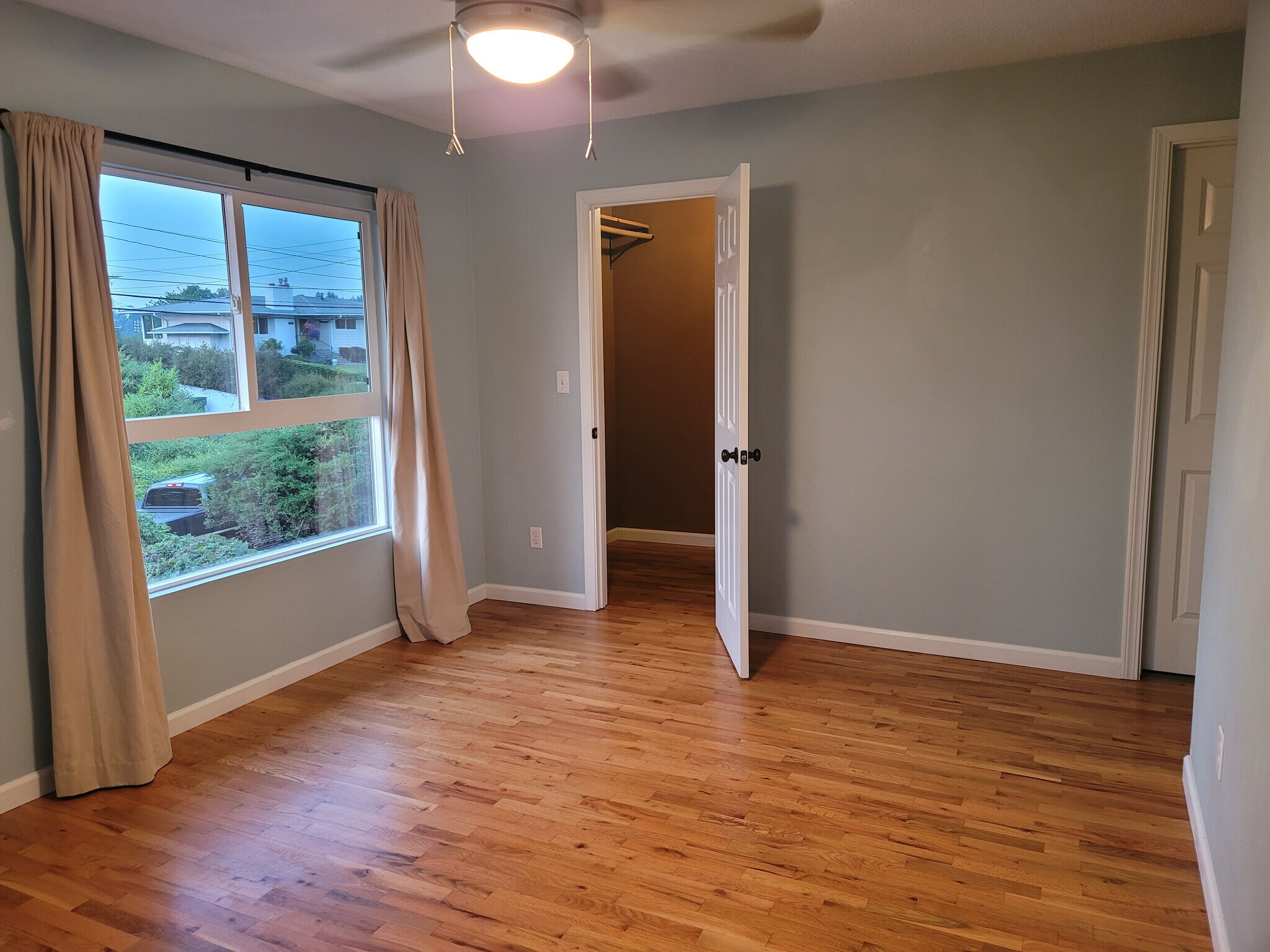 Primary Bedroom w/ Walk-in Closet and Private Bath - 8514 41st St W