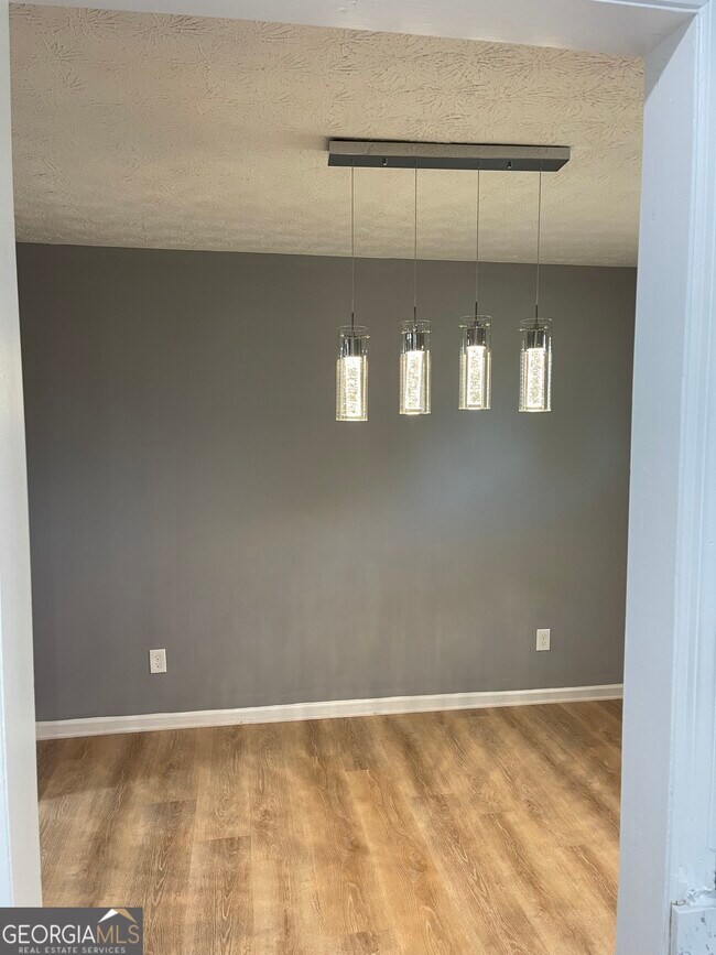 Building Photo - 235 Deerfield Dr