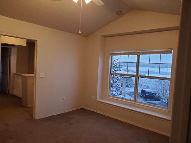Building Photo - Bright Corner 3BR Condo with Garage in Superior! Available NOW!