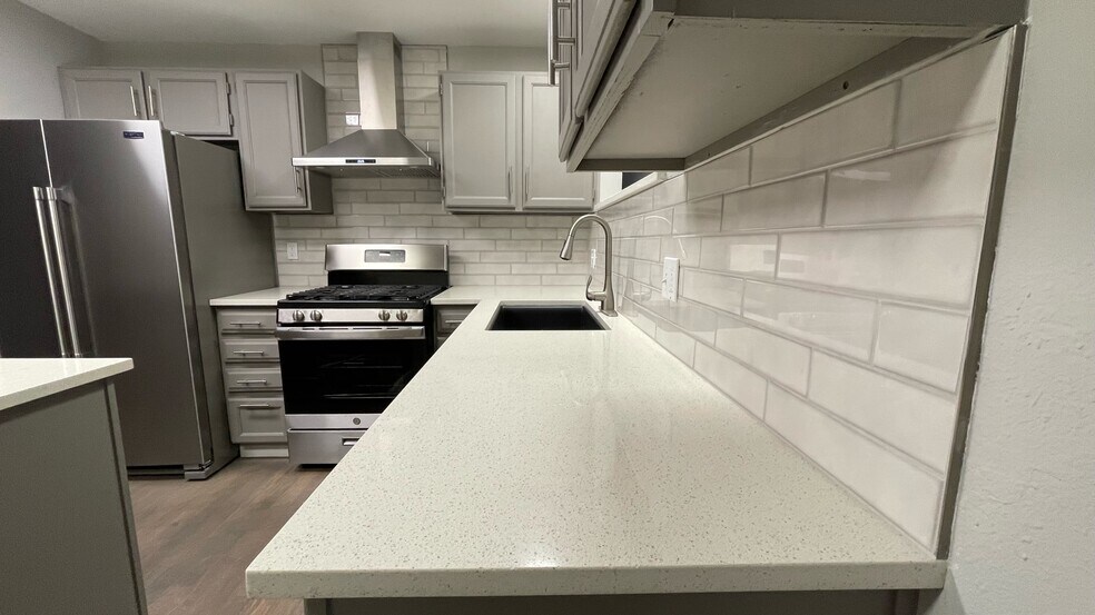 NEW COUNTERTOPS - 9385 Carr St