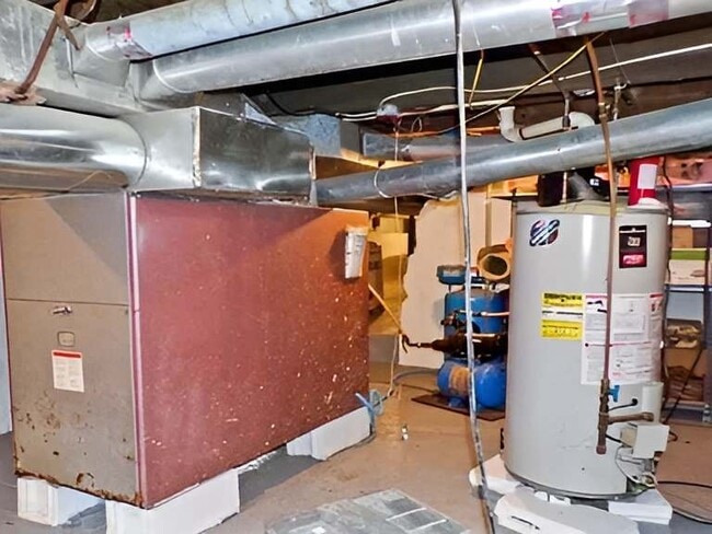 Building Photo - 252 Windsor St