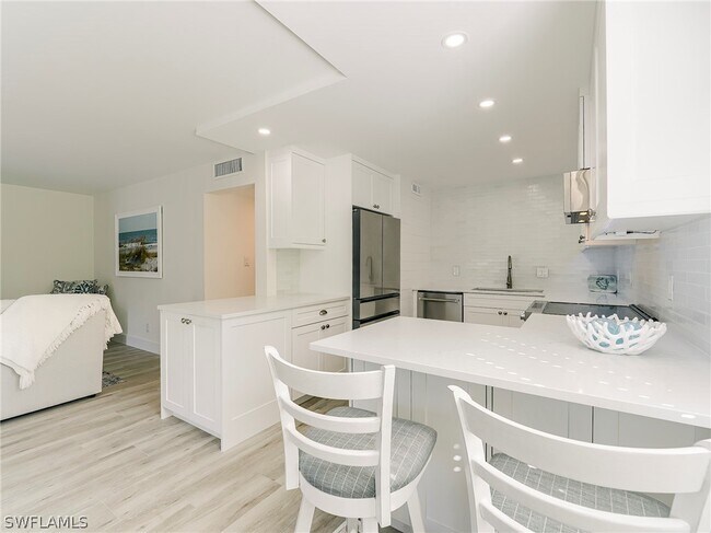 Building Photo - 354 Harbour Dr