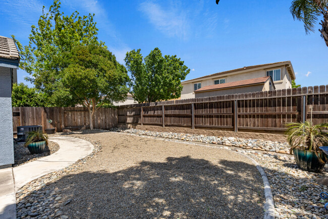 Building Photo - 8753 Redwood Grove Way