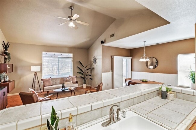 Building Photo - 2520 Duffy Dr