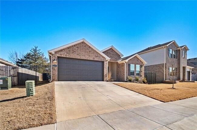 Building Photo - 2219 S 9th St