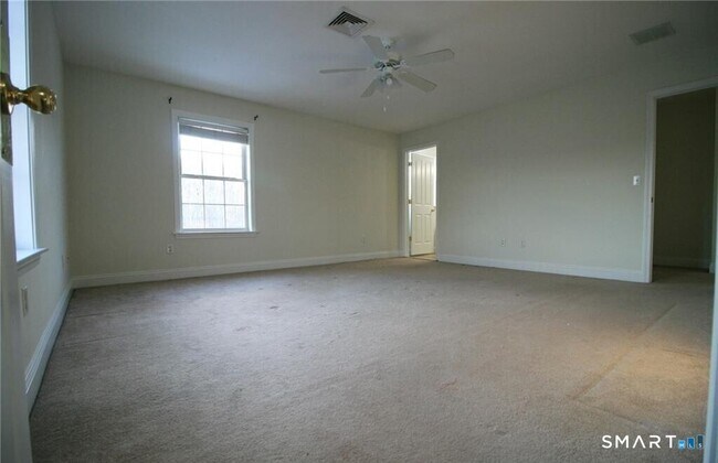 Building Photo - 152 Briar Ln