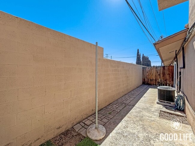 Building Photo - Charming 2BD/2BA Condo in El Cajon W/ A/C, W/D, Front/Back Patio, & Community Pool!