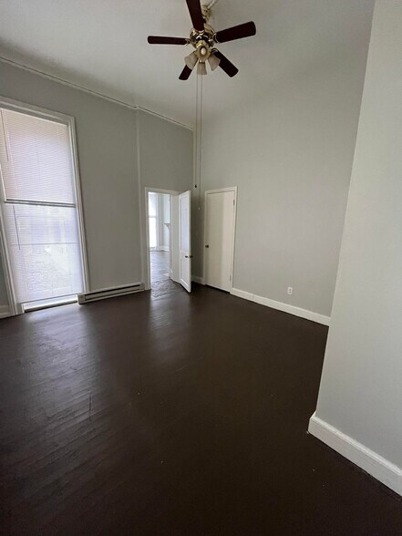 Building Photo - 911 N 9th St Rd