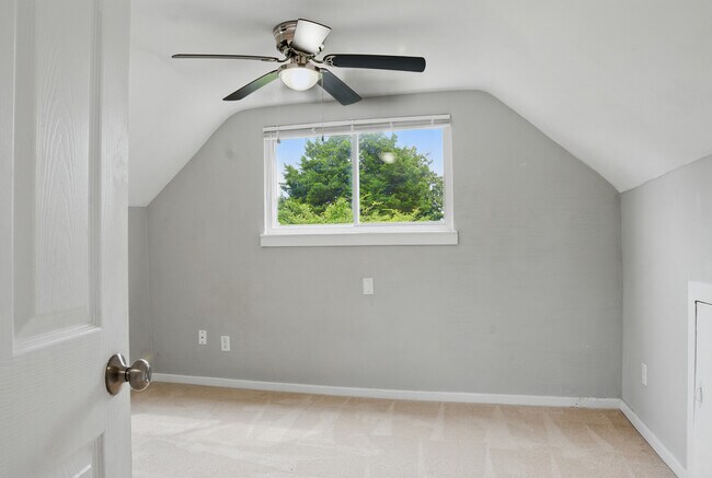 Building Photo - 4857 Westgrove Rd