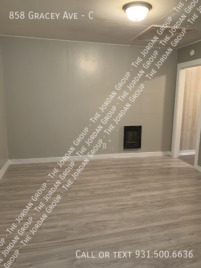 Building Photo - 858 Gracey Ave