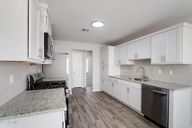 Building Photo - 841 Paseo Drusy Pl