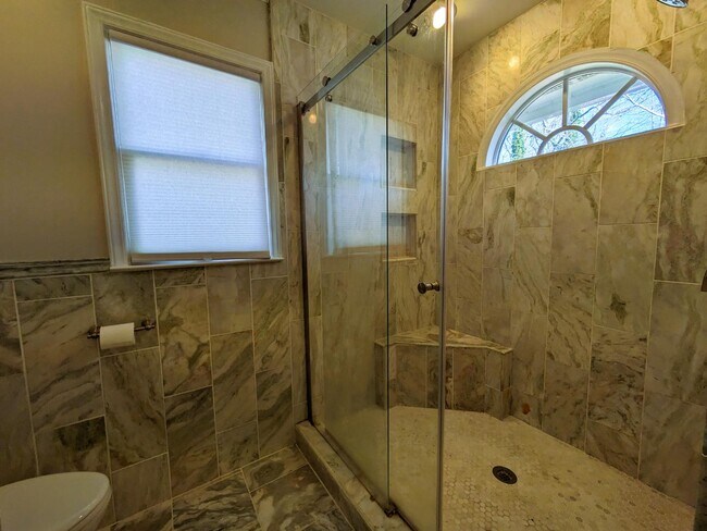 Building Photo - 417 Nichols Farm Dr