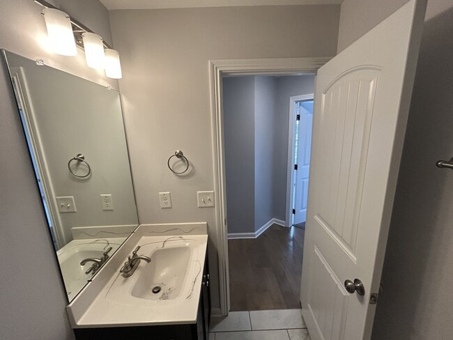 Building Photo - 721 Tidwell Dr