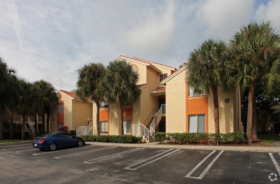 Paradise Cove at Palm Beach Lakes 800 The Pointe Dr West Palm Beach