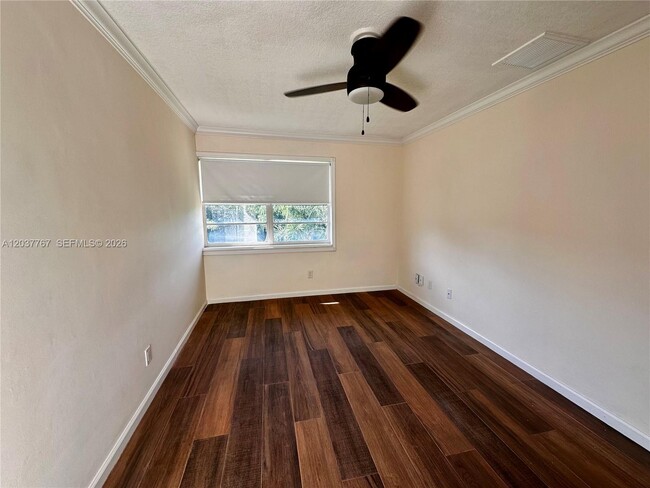 Building Photo - 1815 Robalo Dr