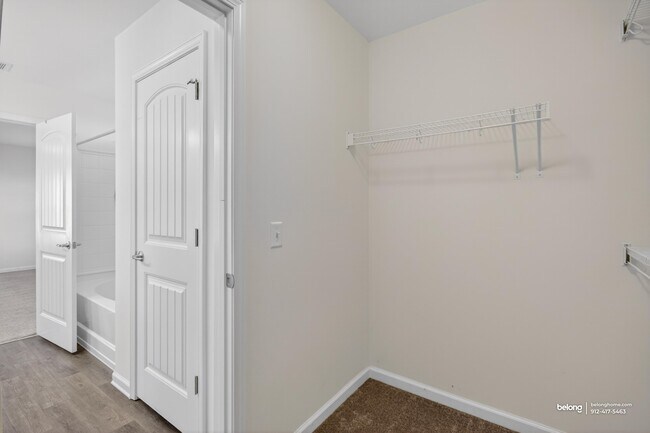 Building Photo - 98 Crystal Lake Dr