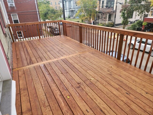 Building Photo - 5744 Elmer St