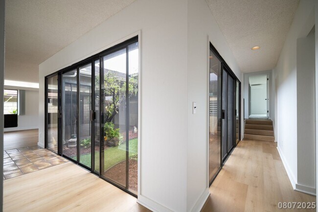 Building Photo - Newly Renovated 3 BD/2 BA Home with 2 Car ...