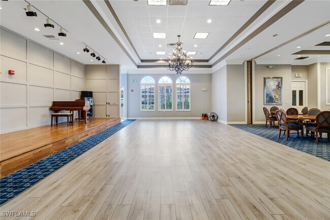 Building Photo - 5 High Point Cir W