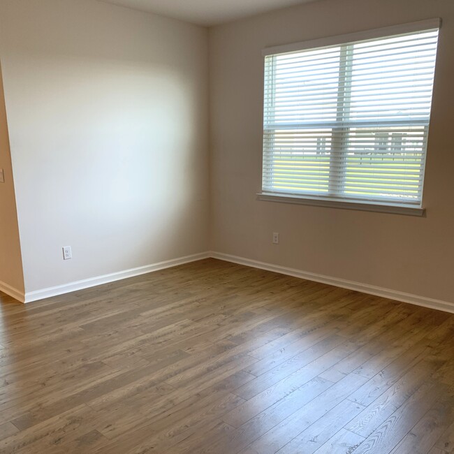 Building Photo - 246 Marauder Dr