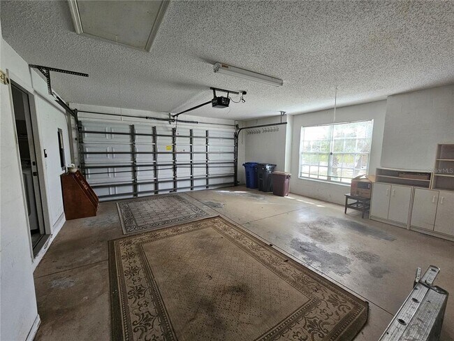Building Photo - 2206 N Creek Ct