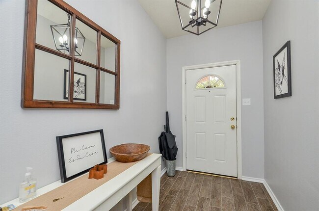 Building Photo - 24314 Leachwood Dr