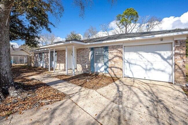 Building Photo - Charming 3-Bed, 2-Bath Home in Pascagoula – Great Location!