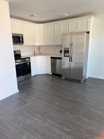 Building Photo - 338 Beach 46th Street
