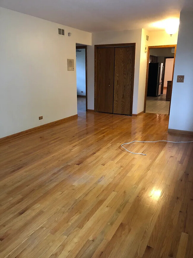Building Photo - 4240 Maple Ave