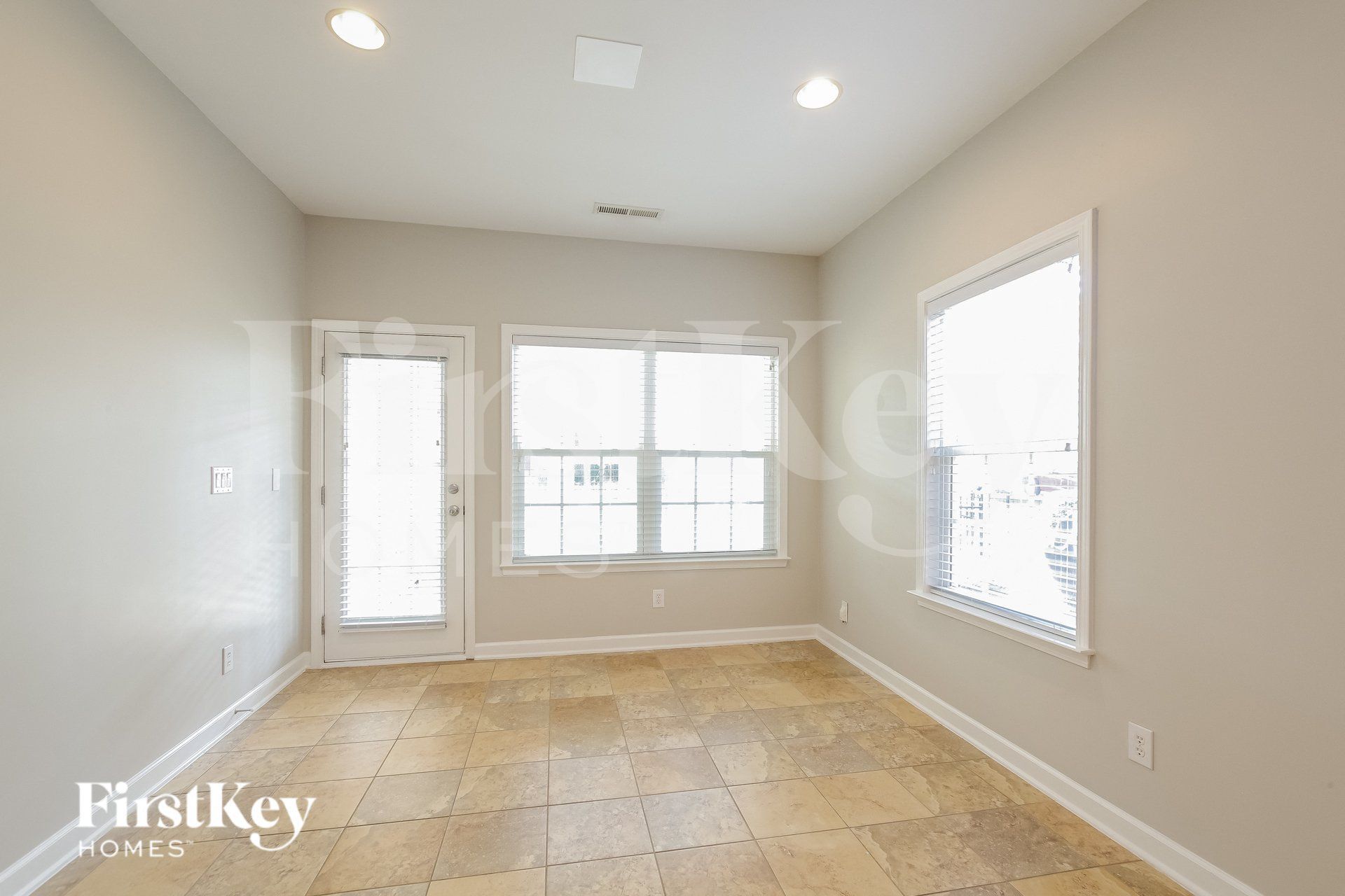 Building Photo - 4007 Fountainbrook Dr