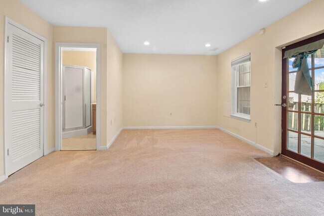 Building Photo - 26 Wessex Ct