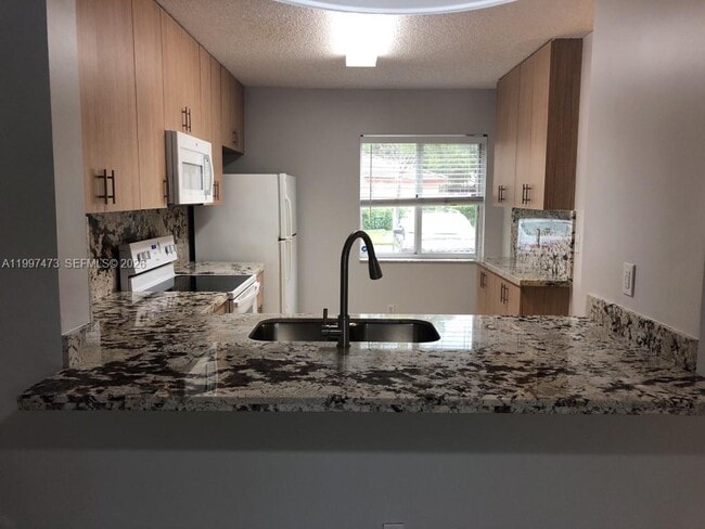 Building Photo - 571 208th Cir