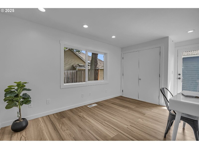 Building Photo - 5375 NW Edgebrook Pl