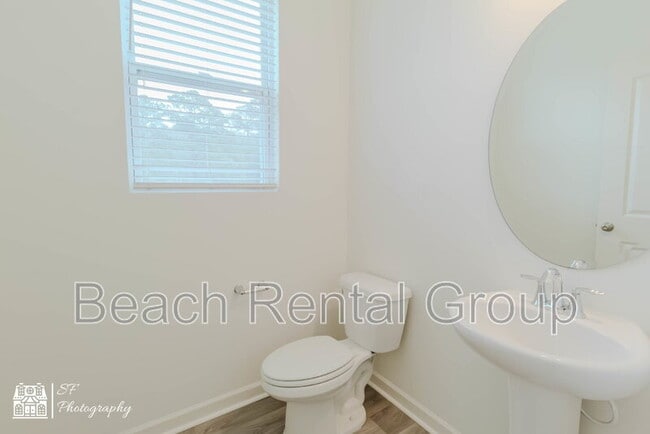 Building Photo - 109 Oxfordshire St