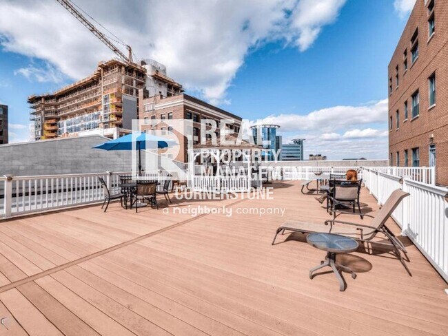 Building Photo - 125 S Kalamazoo Mall