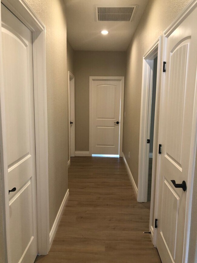 Building Photo - 12484 Mesa Verde Ct