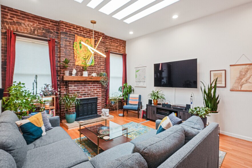 Building Photo - 2007 O St NW