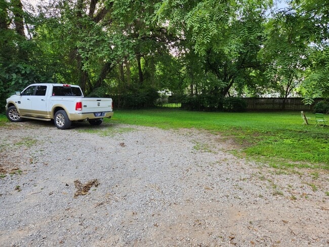 Building Photo - COMING SOON.... Location, Location, Location!! Remodeled 2BR/1BA duplex unit in East Nashville