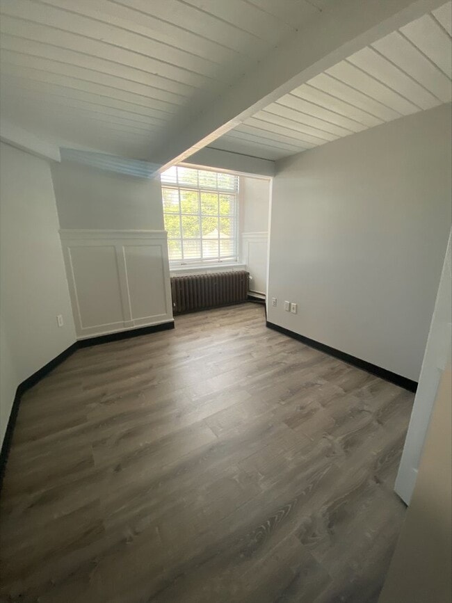 Building Photo - AVAILABLE NOW! This Opportunity Won't Last!