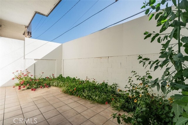 Building Photo - 5216 Lindley Ave