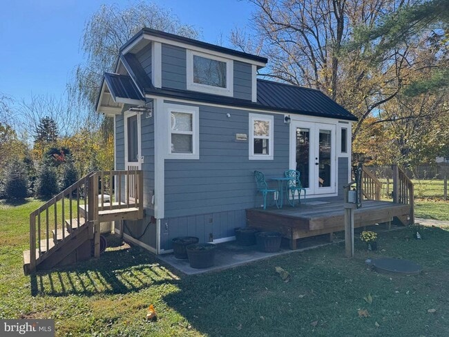 Building Photo - 12 W Loudoun St