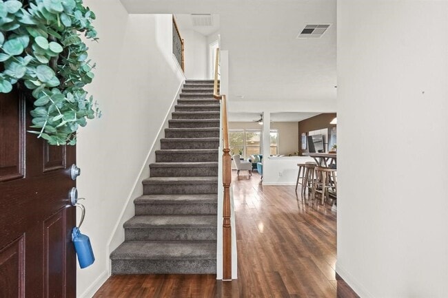 Building Photo - 6719 Path Way Ct